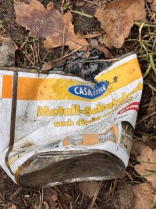 Illegale Müllentsorgung un Sachbeschädigung auf dem Trainingsplatz