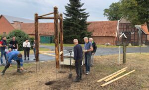 Neuer Wegweiser am Friesenweg