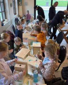 Junge Nistkästenbauer waren begeistert